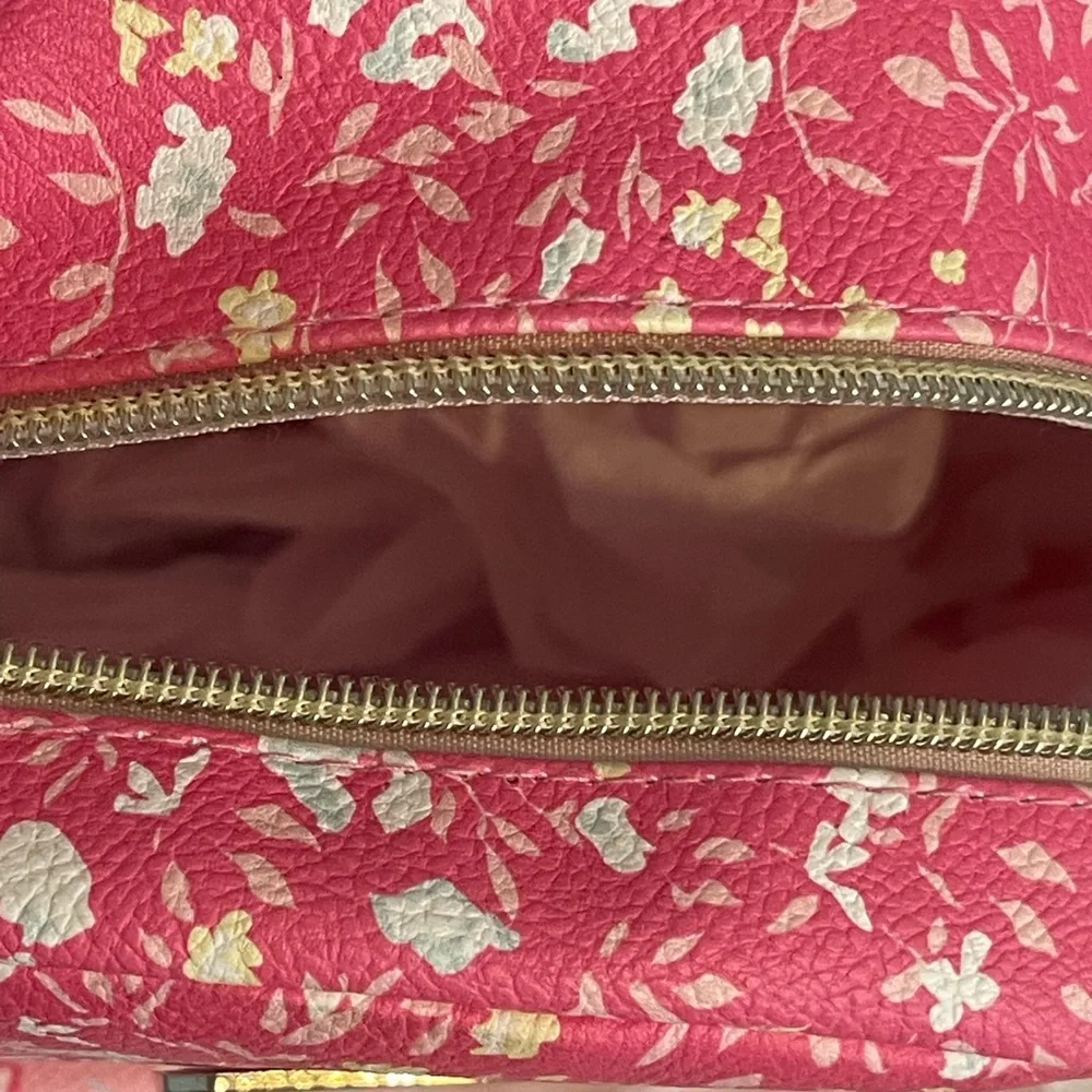 Jessica Simpson charming pink